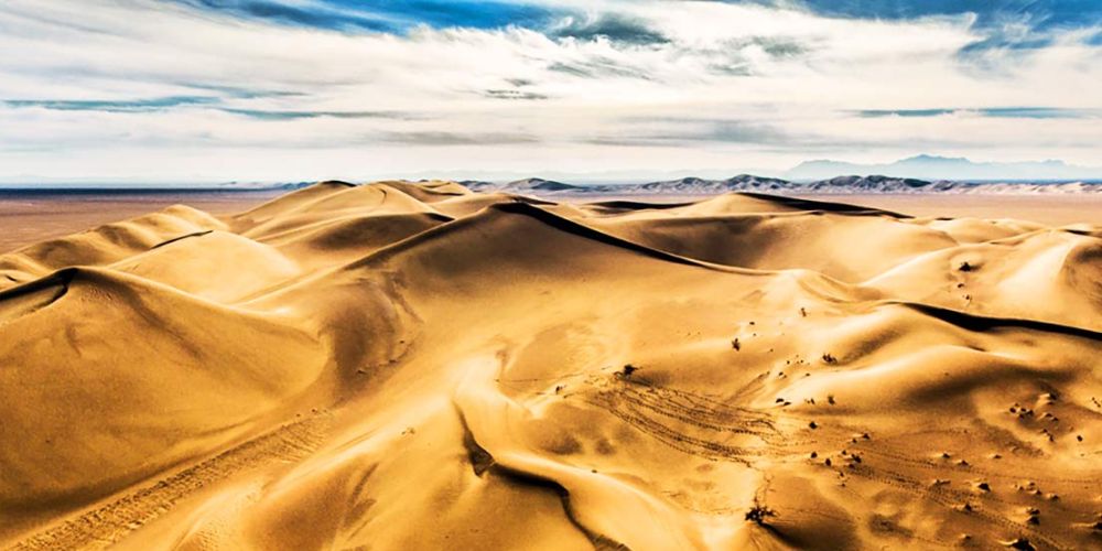 دیدنی ها و جاذبه های خاص کویر ورزنه