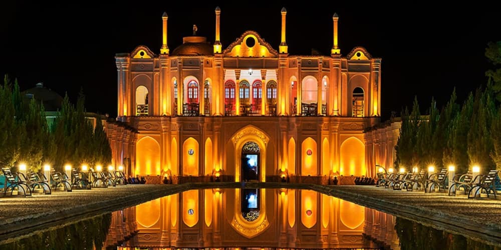 امکانات، اقامتگاه ها و تورها